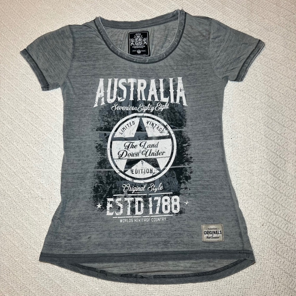 Distressed Irish Connexxion Australia Graphic y2k 2000s Style Size M